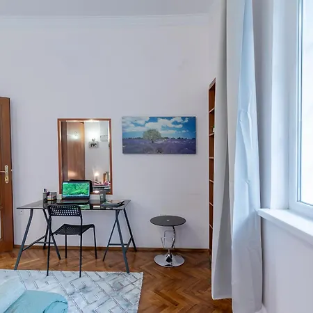 Апартаменти Vintage By Ndk And Vitosha Blvd With Free Secured Parking Софія